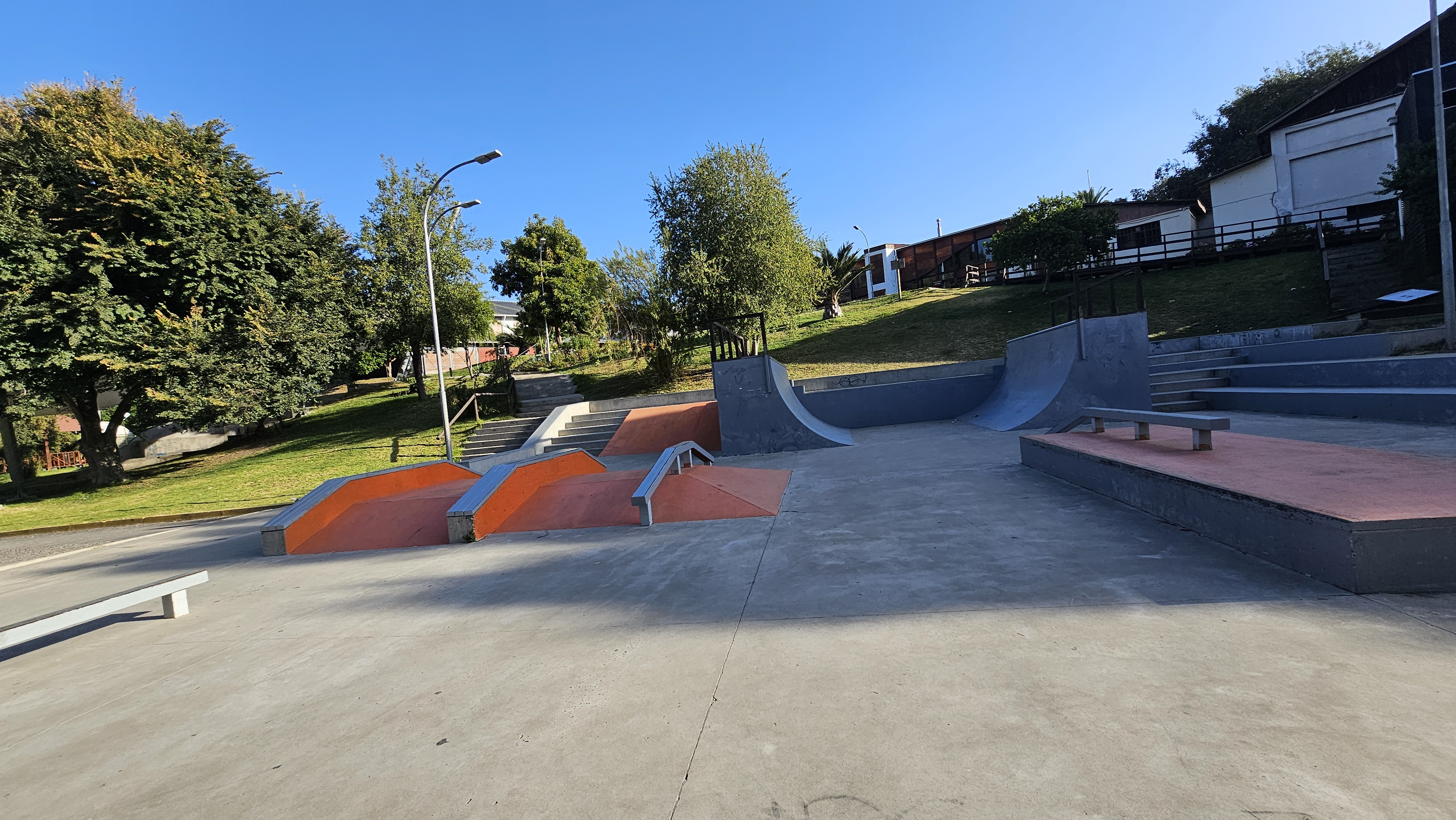 Fotografía de la zona para hacer acrobacias del skatepark